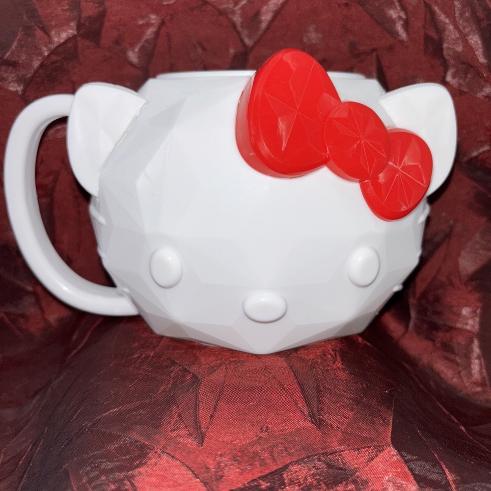 Hello Kitty SABA Feminine Hygiene Products Promotional Cup RARE‎ Made In Mexico